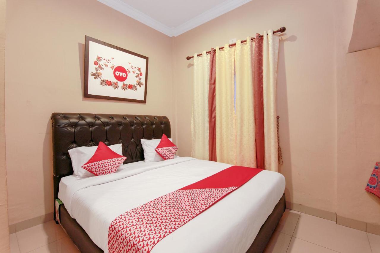 Oyo 799 Hotel Dieng Berastagi Exterior photo